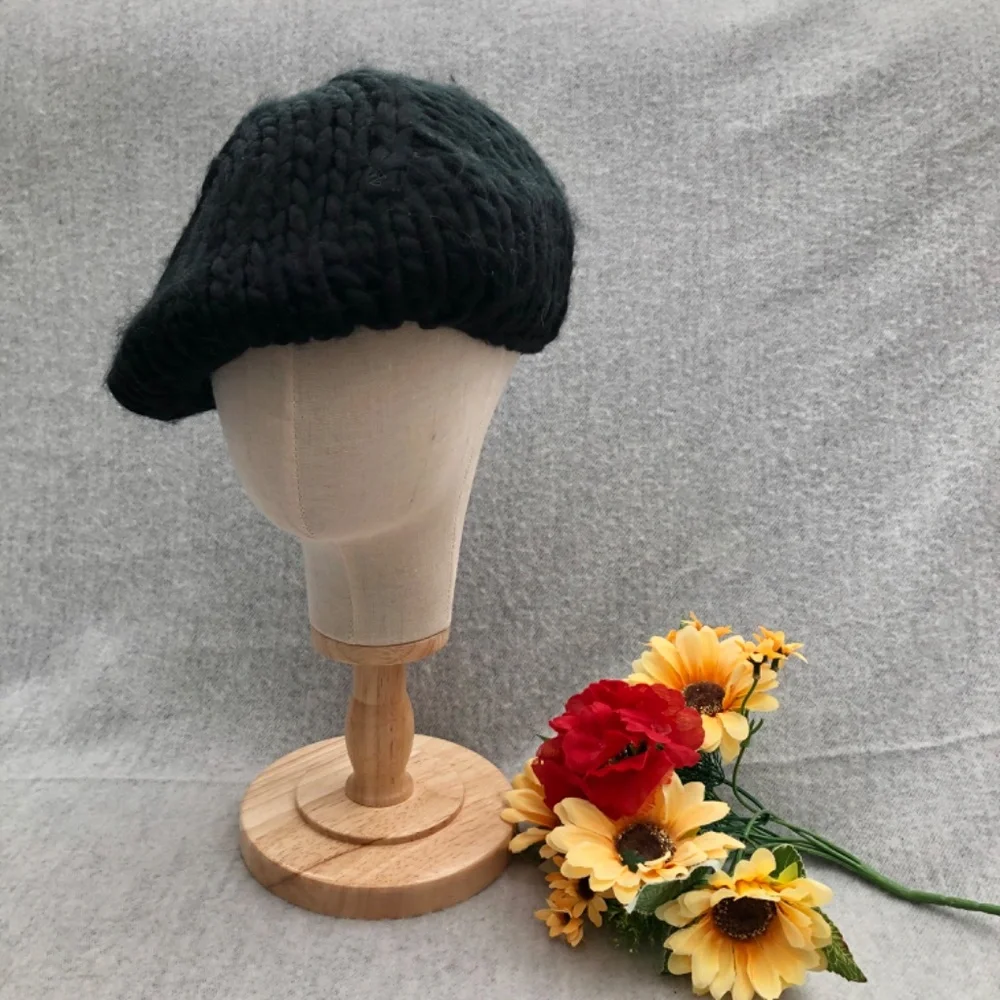 NWOT - Deep Black Thick Knit Beret - Picture 4 of 10